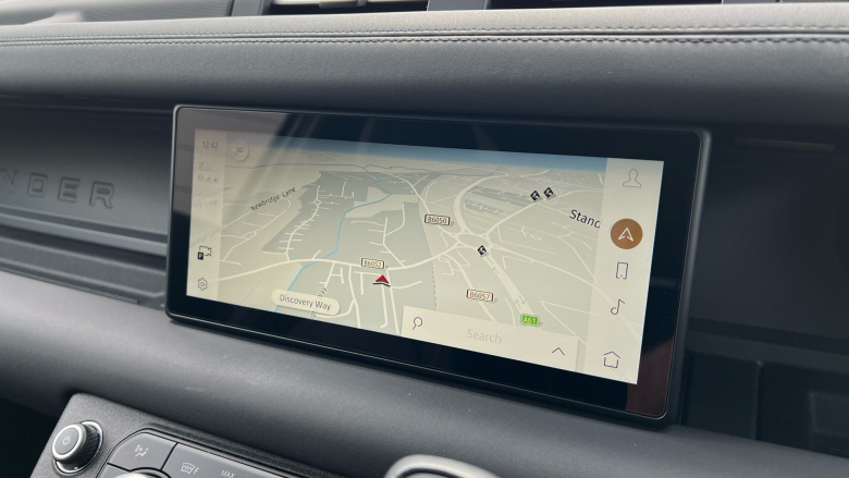 Land Rover Defender 2.0 P300 X-Dynamic SE 90 3dr Auto Petrol Estate